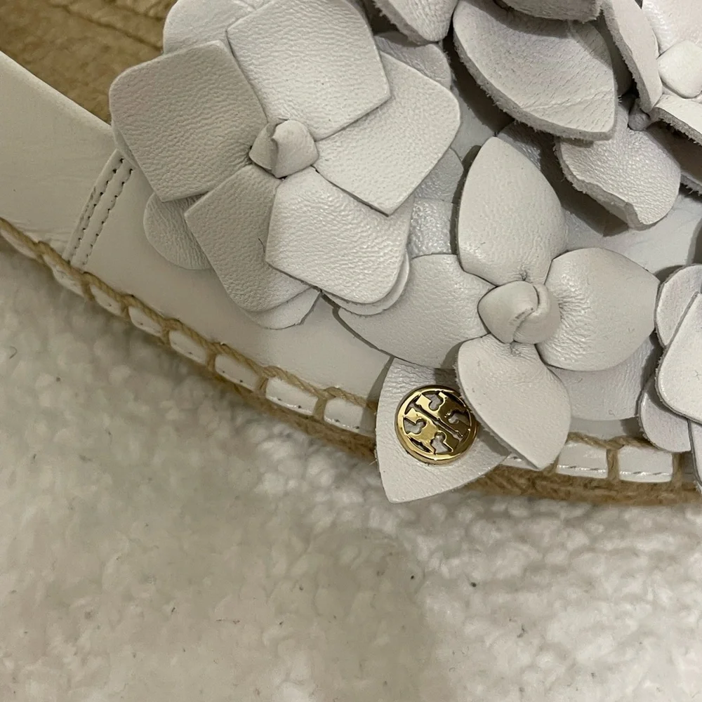 Tory Burch Blossom Espadrille-Nappa Leather size 5 New in box .